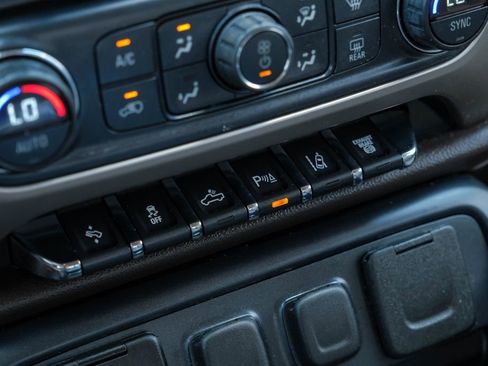 Used 2016 GMC Sierra 2500 Denali w/ Duramax Plus Package image 27