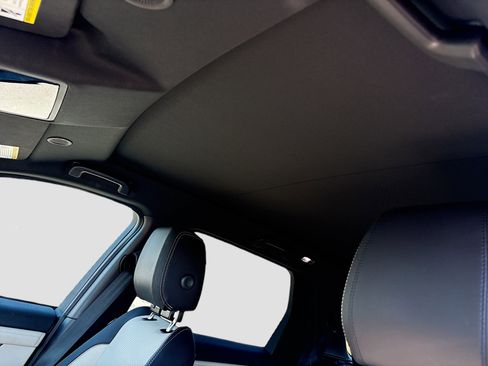 Used 2025 Land Rover Discovery Sport Dynamic SE image 27