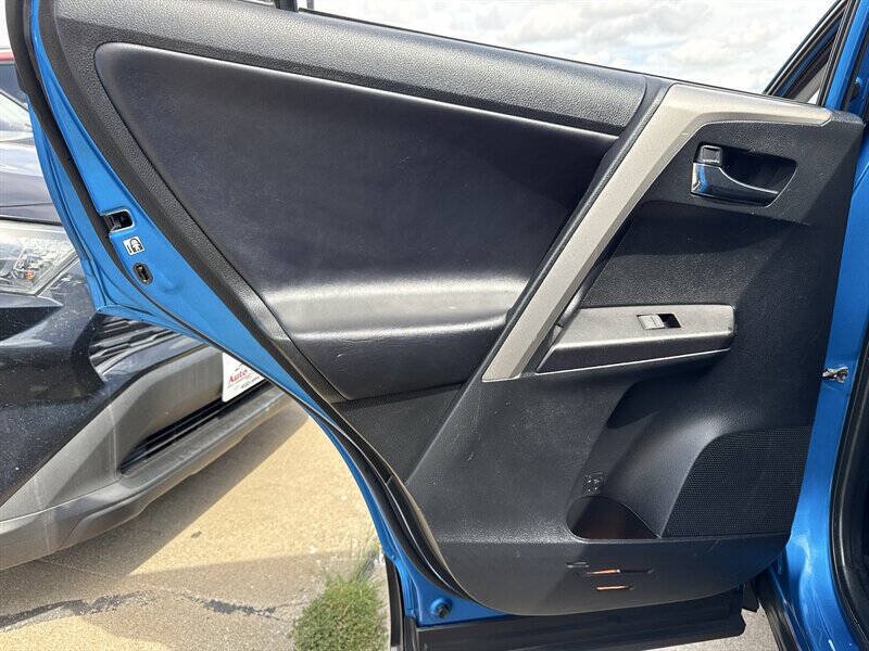 Used 2018 Toyota RAV4 XLE w/ Carpet Mat Package FWD image 20