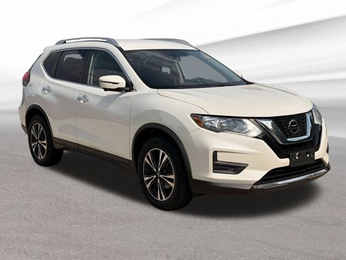 Used 2019 Nissan Rogue SV w/ Premium Package AWD/4WD image 4