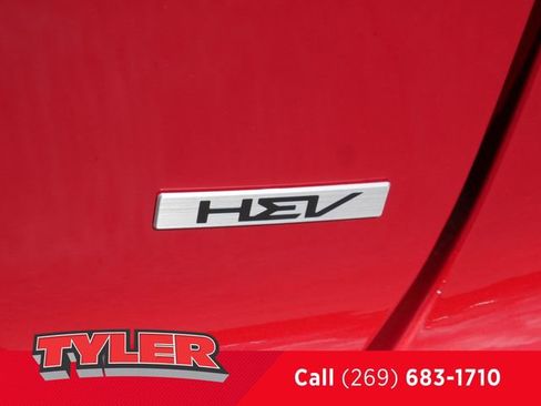 Used 2025 Kia Niro SX image 15