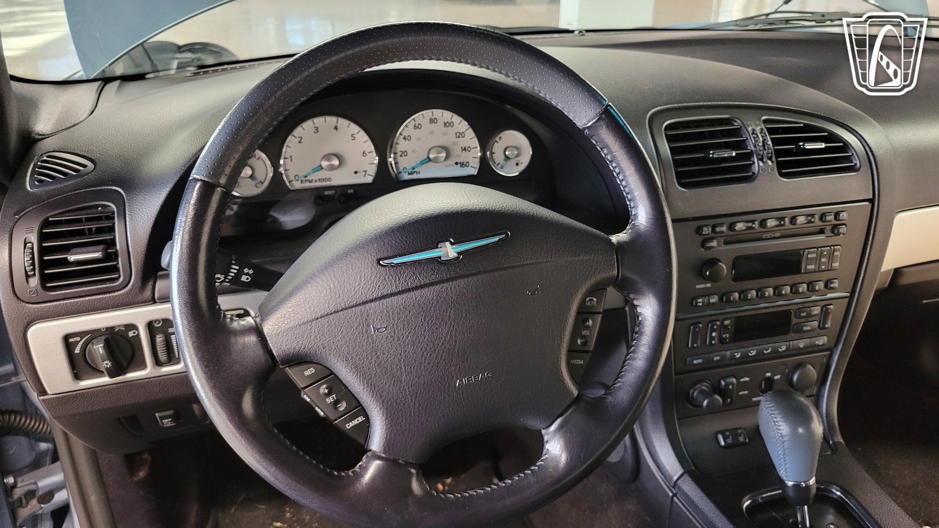 Used 2005 Ford Thunderbird RWD image 11