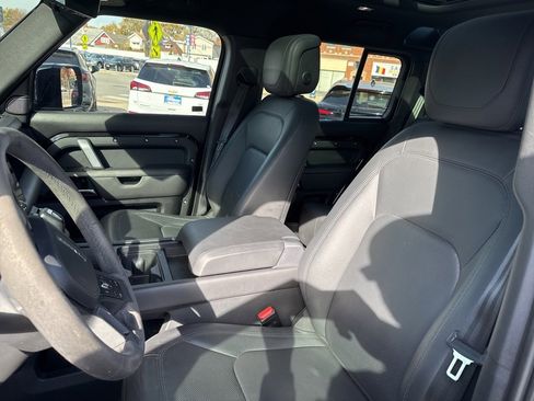 Used 2023 Land Rover Defender 110 V8 image 12