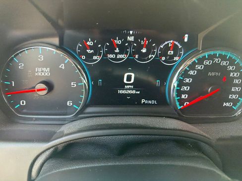 Used 2019 Chevrolet Suburban Premier w/ Premier Plus Edition RWD image 6