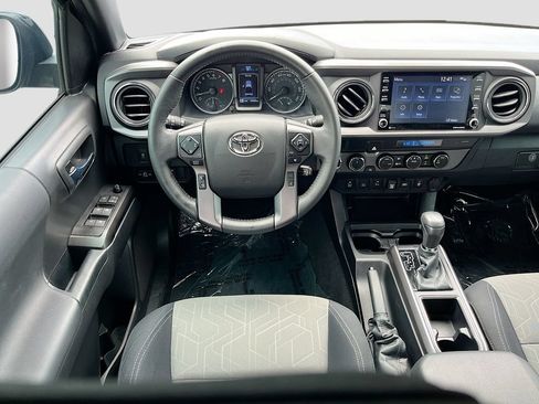 Used 2022 Toyota Tacoma TRD Sport w/ Technology Package AWD/4WD image 20