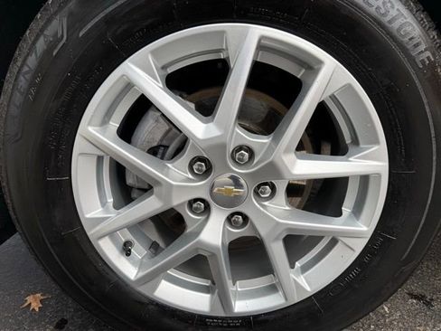 Used 2024 Chevrolet Equinox LT image 9