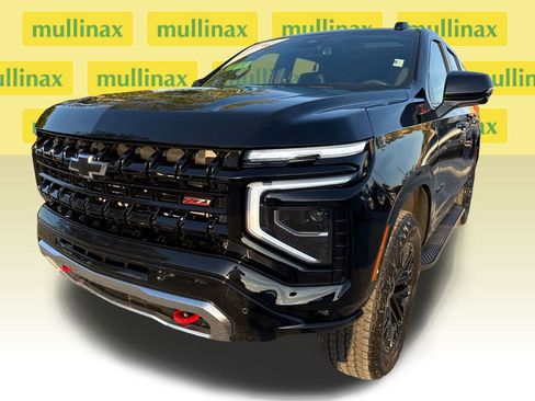 Used 2025 Chevrolet Tahoe Z71 w/ Comfort Package image 11