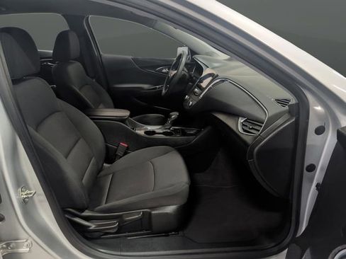 Used 2021 Chevrolet Malibu LT image 30