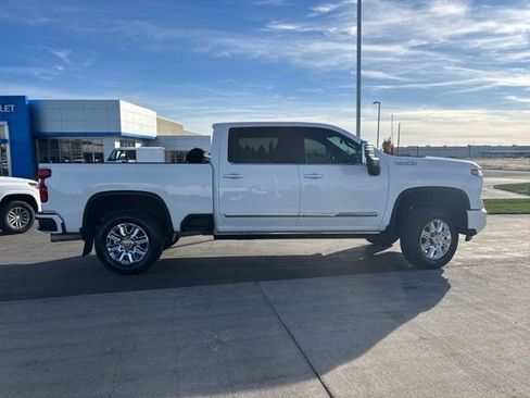 Used 2024 Chevrolet Silverado 3500 High Country w/ High Country Premium Package image 2