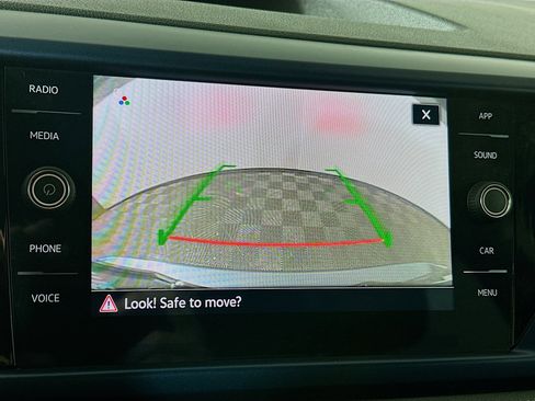 Used 2024 Volkswagen Taos SE image 13