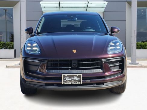 Used 2024 Porsche Macan image 2