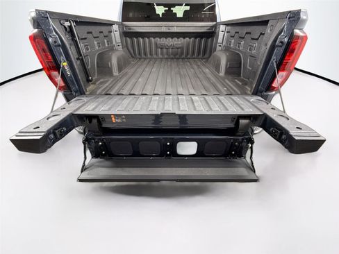 Used 2022 GMC Sierra 1500 Elevation image 36