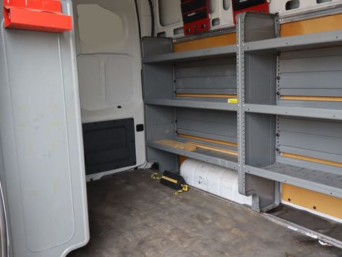 Used 2018 Nissan NV 2500 SV RWD image 15