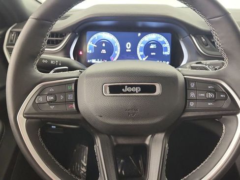 Used 2023 Jeep Grand Cherokee L Altitude image 11