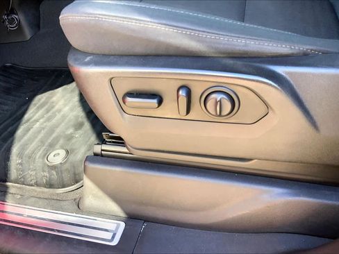 Used 2019 Chevrolet Silverado 1500 LT w/ All-Star Edition image 32