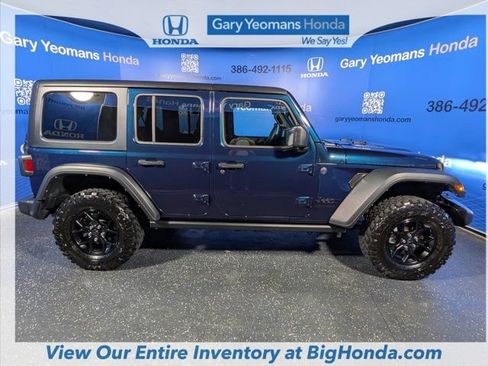 Used 2025 Jeep Wrangler Unlimited Sport AWD/4WD image 5