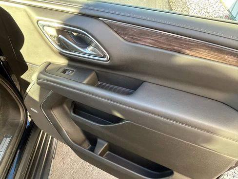 Used 2024 Chevrolet Suburban LT image 10