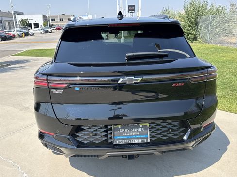 Used 2025 Chevrolet Equinox EV RS AWD/4WD image 4