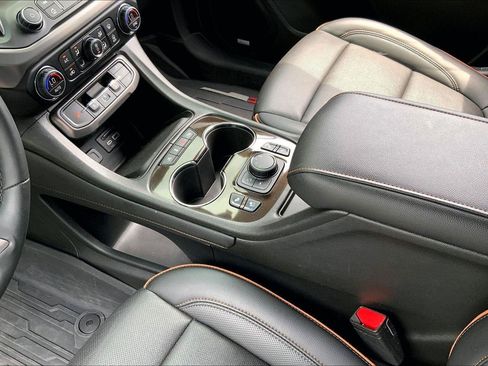 Used 2023 GMC Acadia AT4 w/ Preferred Package AWD/4WD image 16