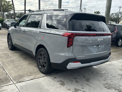 New 2026 Kia Carnival EX FWD image 8