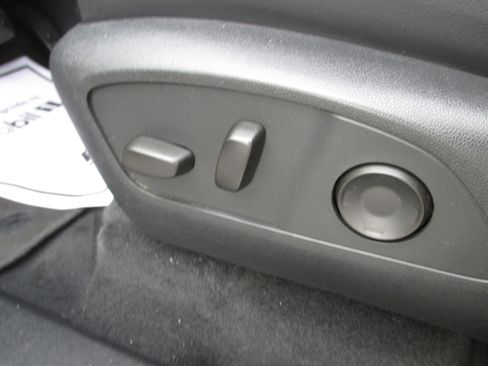 Used 2025 Buick Enclave Preferred image 18