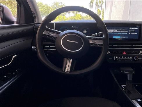 Used 2025 Hyundai Tucson SE FWD image 5