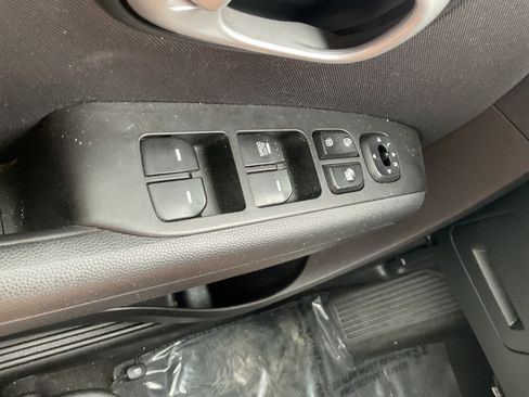 Used 2015 Kia Soul FWD image 17