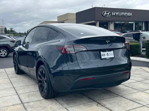 Used 2024 Tesla Model Y Long Range AWD/4WD image 7