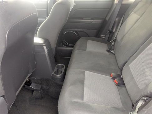 Used 2016 Jeep Patriot Latitude image 28