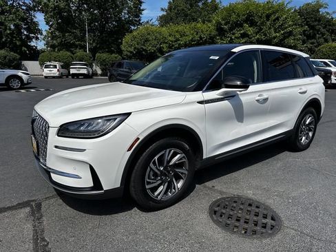 Certified 2024 Lincoln Corsair AWD w/ Equipment Group 101A image 9
