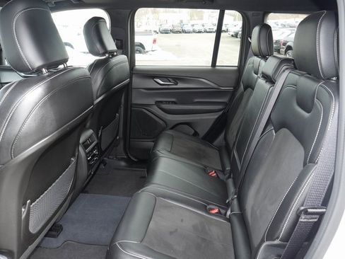 Used 2023 Jeep Grand Cherokee Altitude image 25