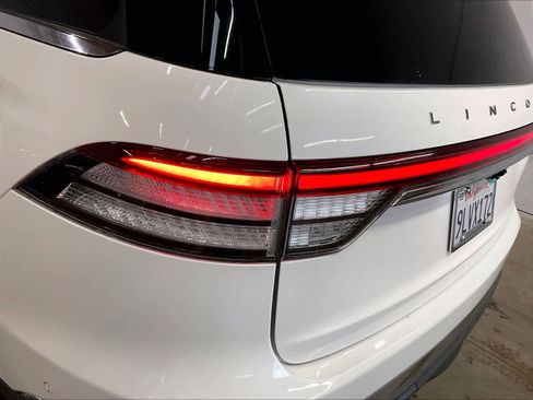 Used 2022 Lincoln Aviator Reserve w/ Equipment Group 201A image 31
