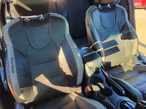 Used 2016 Hyundai Veloster Turbo image 18