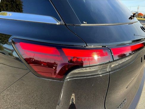 Used 2025 INFINITI QX60 Luxe w/ Black Edition image 40