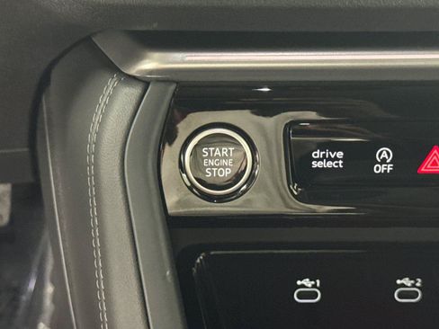 Used 2025 Audi Q5 Premium w/ Premium Plus AWD/4WD image 23
