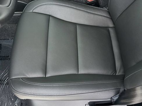 New 2026 Volvo XC40 B5 Core AWD/4WD image 18