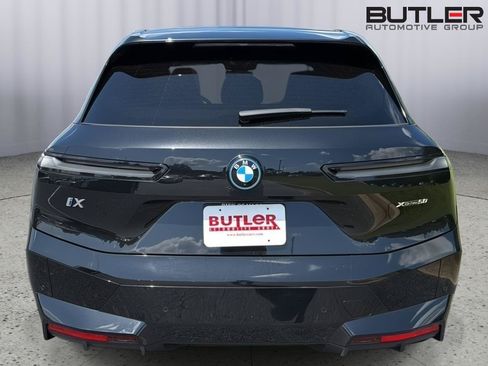 Used 2025 BMW iX xDrive50 w/ Premium Package AWD/4WD image 5