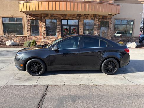 Used 2013 Chevrolet Cruze LT image 2