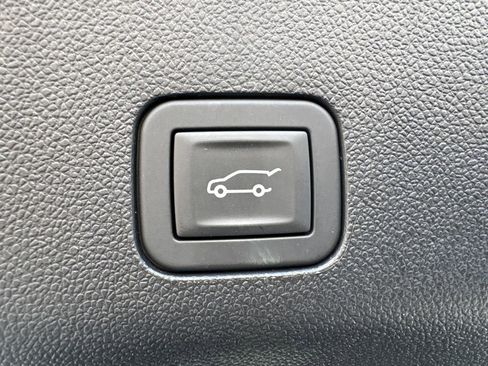 Certified 2025 Chevrolet Tahoe Premier image 19