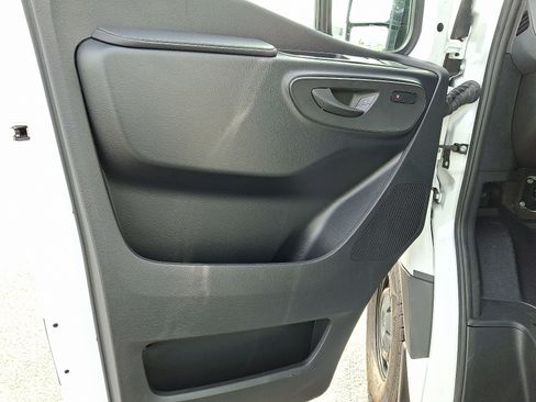 Used 2024 Mercedes-Benz Sprinter 144 Cargo image 18