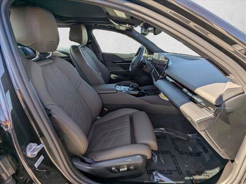 Certified 2025 BMW 530i image 22