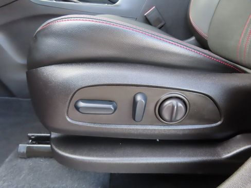 Used 2023 Chevrolet Equinox RS image 9