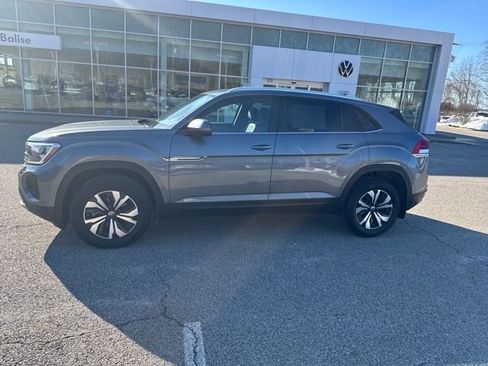 Certified 2025 Volkswagen Atlas Cross Sport SE image 5