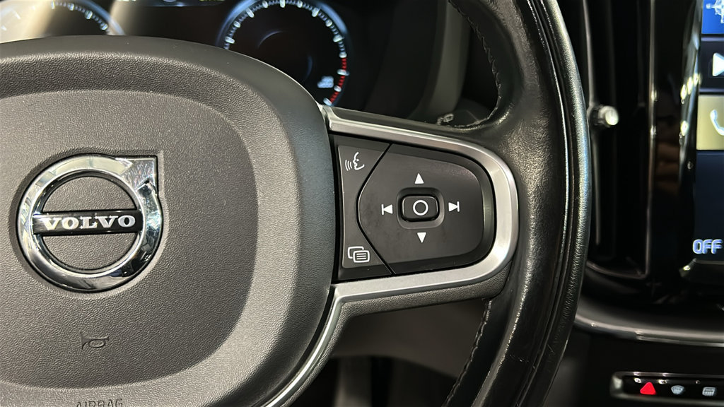 Used 2020 Volvo XC60 T5 Momentum w/ Protection Package Premier AWD/4WD image 14