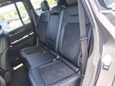 Used 2024 Jeep Grand Cherokee Altitude AWD/4WD image 16