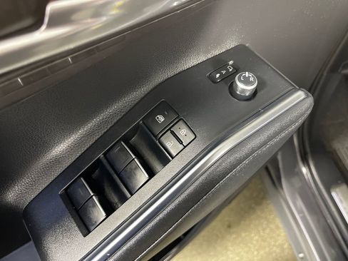 Used 2023 Toyota Highlander Platinum FWD image 16