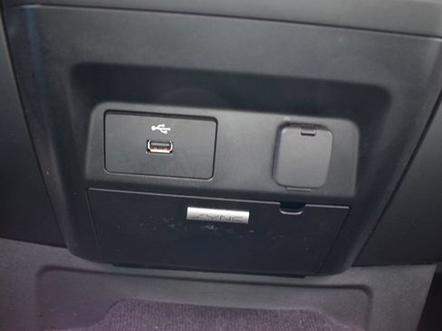 Used 2017 Ford F150 XLT AWD/4WD image 30