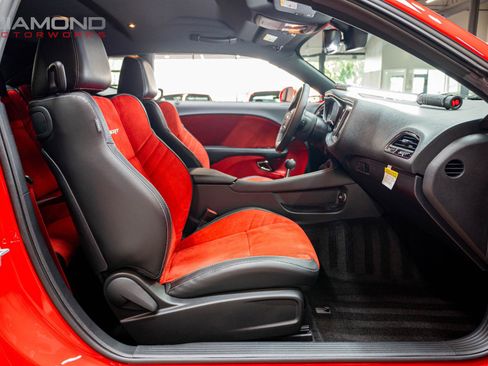 Used 2015 Dodge Challenger SRT Hellcat RWD image 87