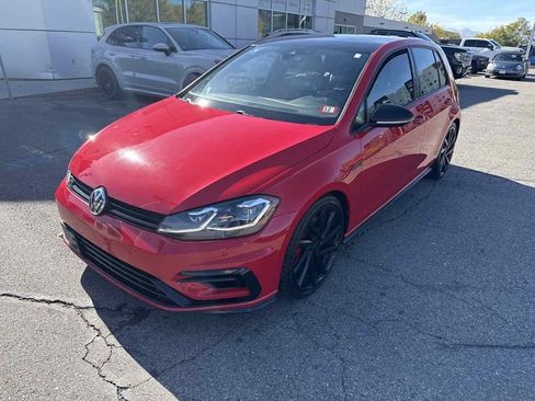 Used 2019 Volkswagen Golf 4-Door image 2