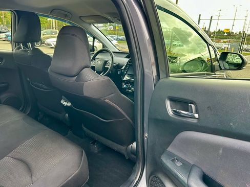 Certified 2022 Toyota Prius LE AWD/4WD image 13